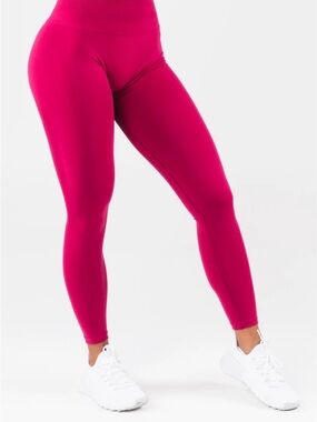 High-Waist Performance Leggings in Fuchsia Pink